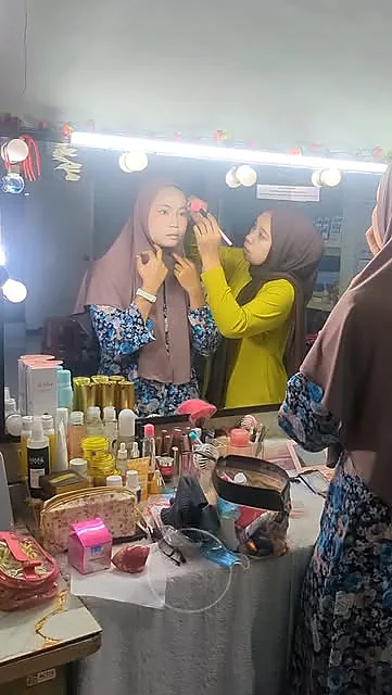 Suasana tenang sesi belajar privat 1-on-1 di studio Gries Makeup Sawojajar