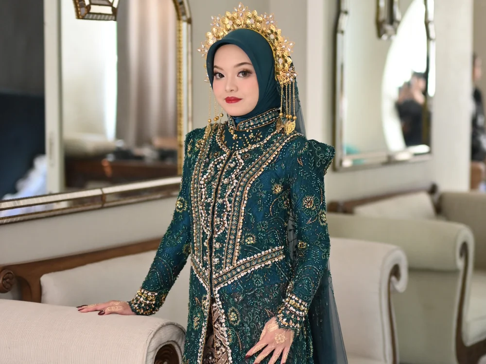 Rias pengantin adat elegan oleh Gries Makeup Malang